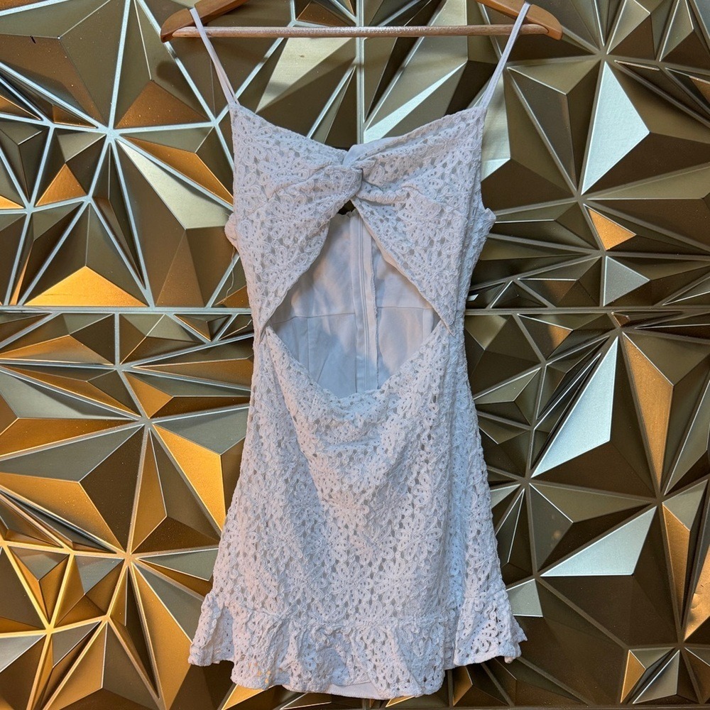 White Floral Lace Twist Front Cutout Mini Dress Ruffle Hem Sleeveless Small